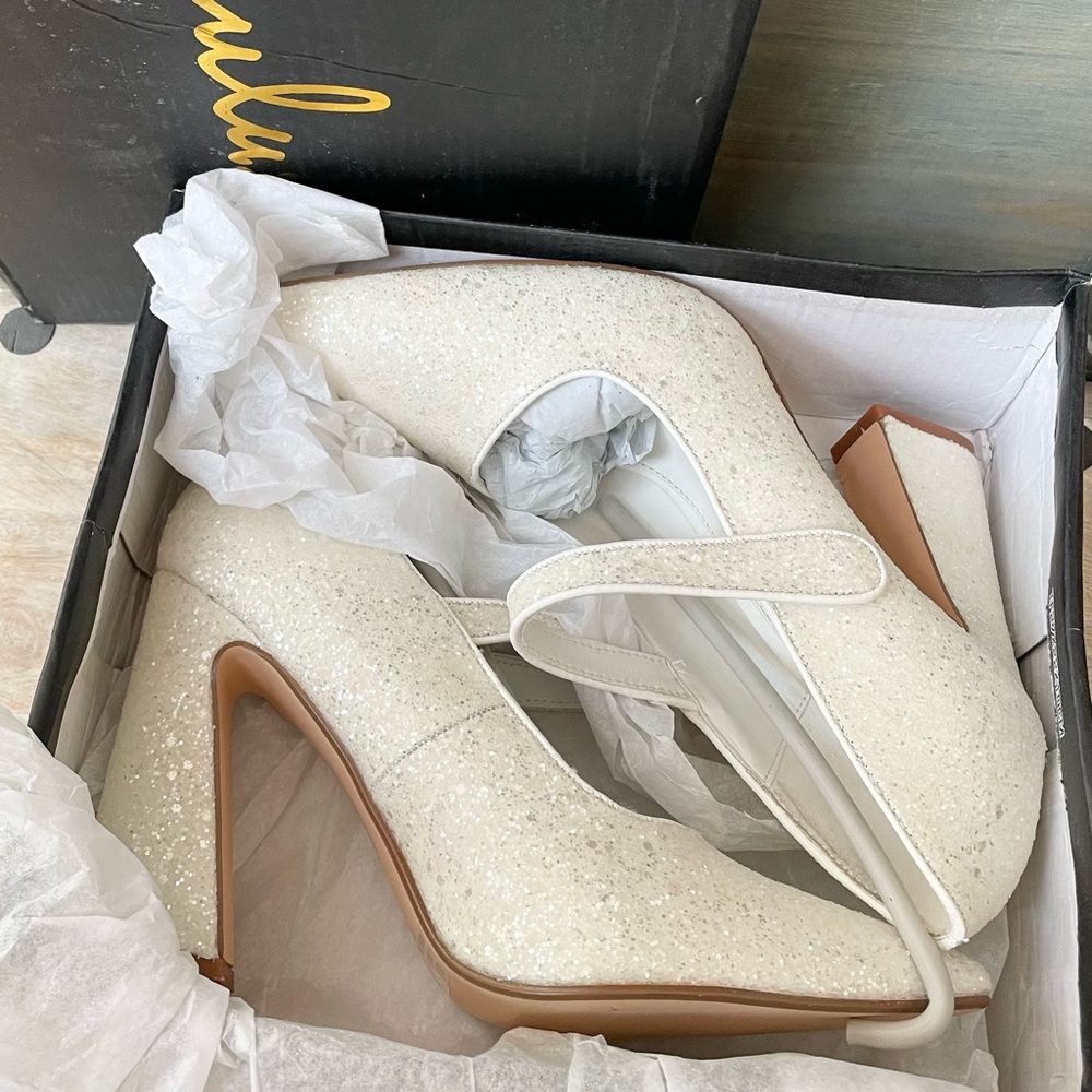 Lulu’s Luiz MOD White Glitter Pointed-Toe Pumps 9 - Picture 5 of 8